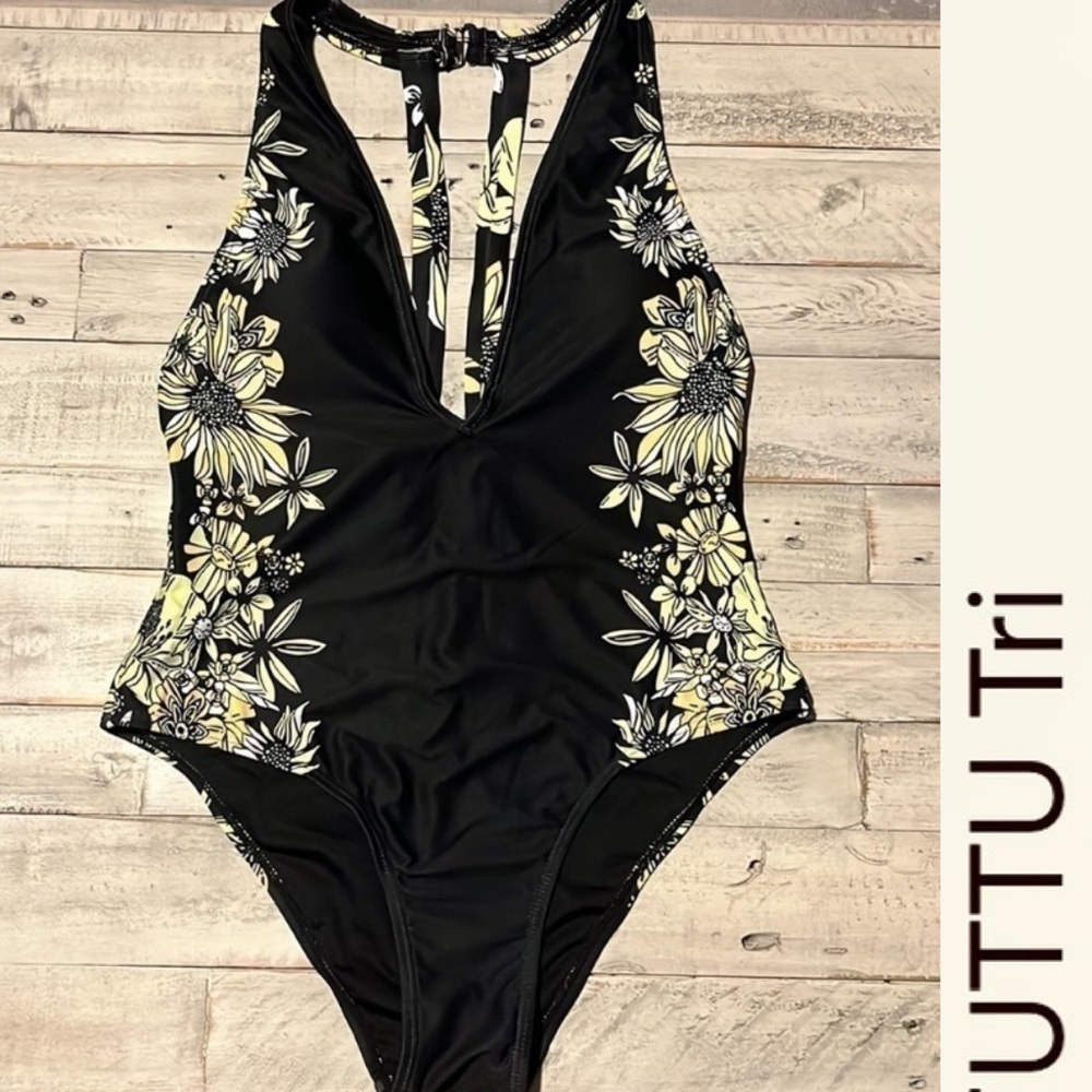 UTTU Tri‎ Swimsuit One-Piece Beachwear